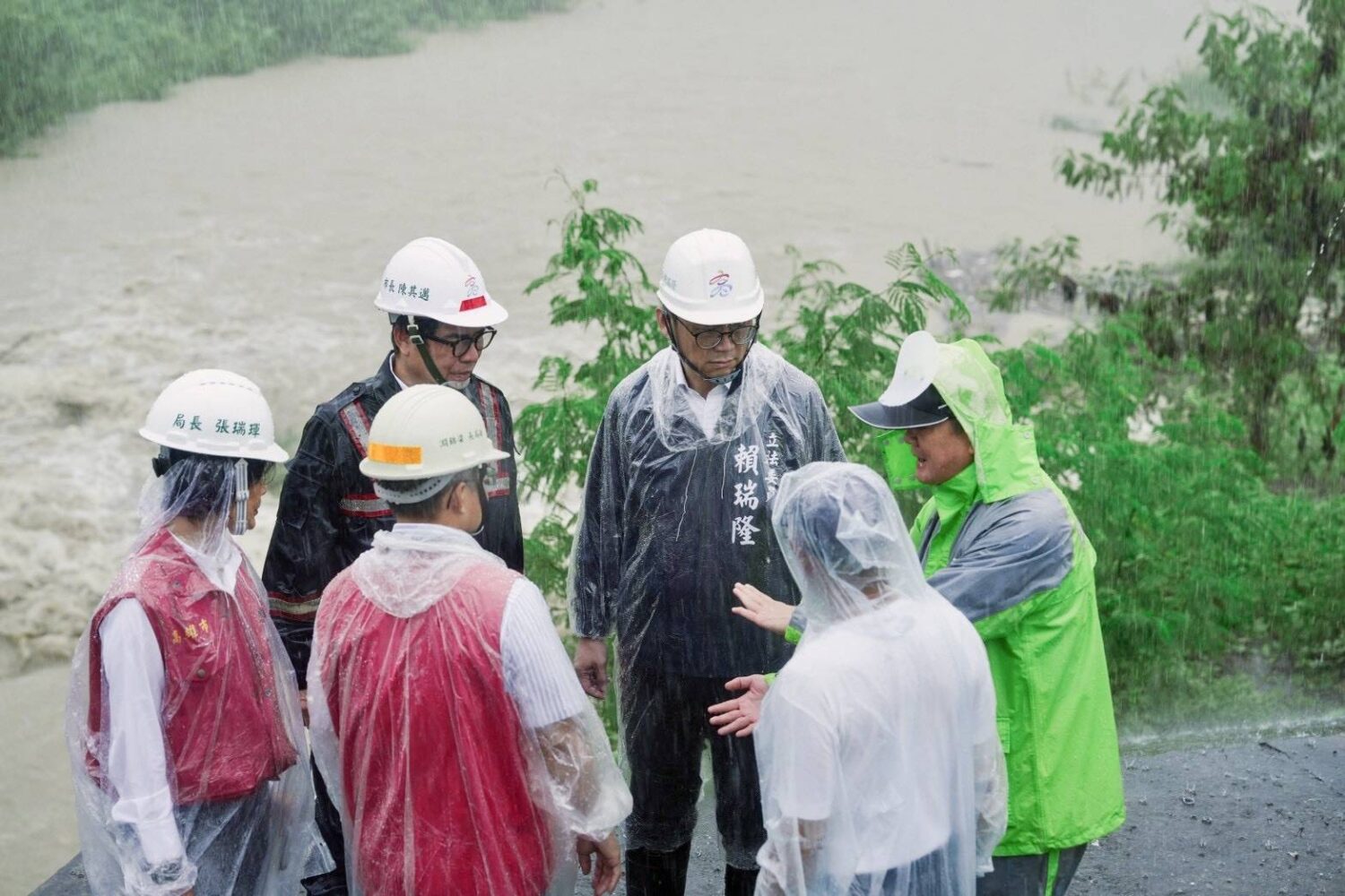 米克拉外圍環流豪雨！賴瑞隆趕赴旗美視察防汛整備