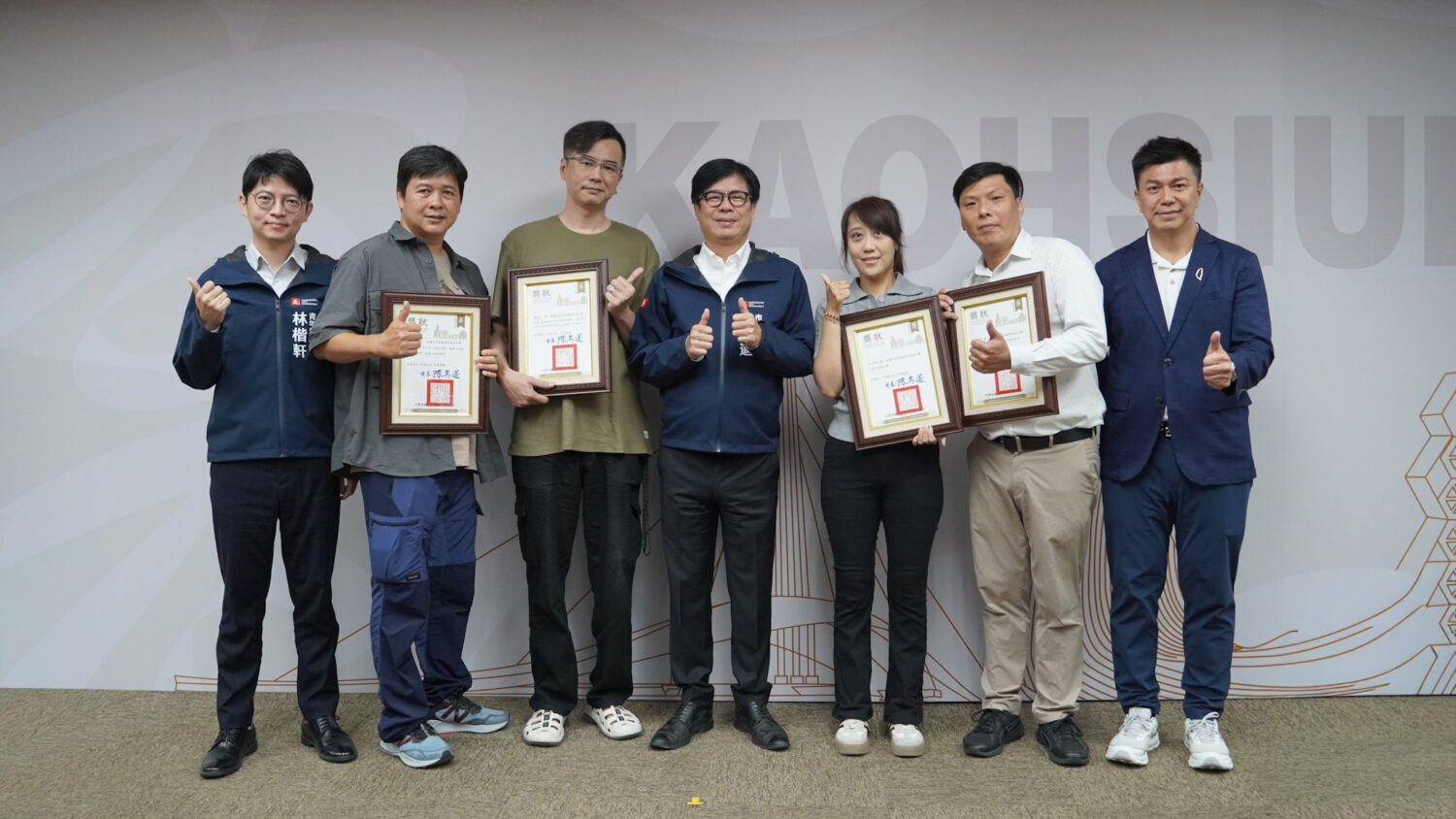 高雄模型職人征戰歐洲勇奪4金1銀5銅 陳其邁市政會議公開表揚台灣之光