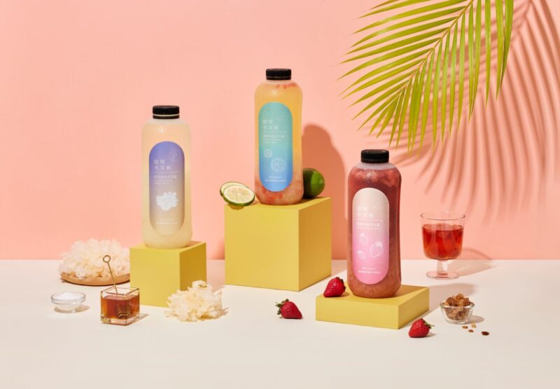 ▲Between's 彼時木耳飲，雪耳露超值組1200ml x4，含經典原味x1、黑糖桂圓x1、任選其他口味x2（青檸枸杞、甜蜜草莓、熱情百香，依現場為主），特價988元。（圖/高雄夢時代提供）