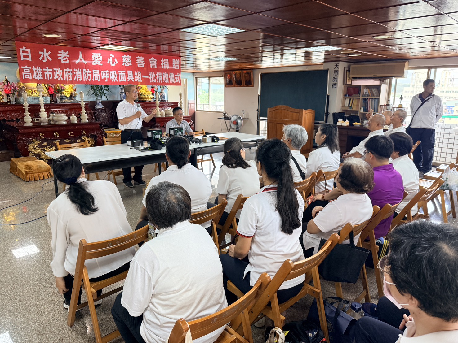 愛心慈善會捐贈50組高規格呼吸面具 強化高雄救災量能