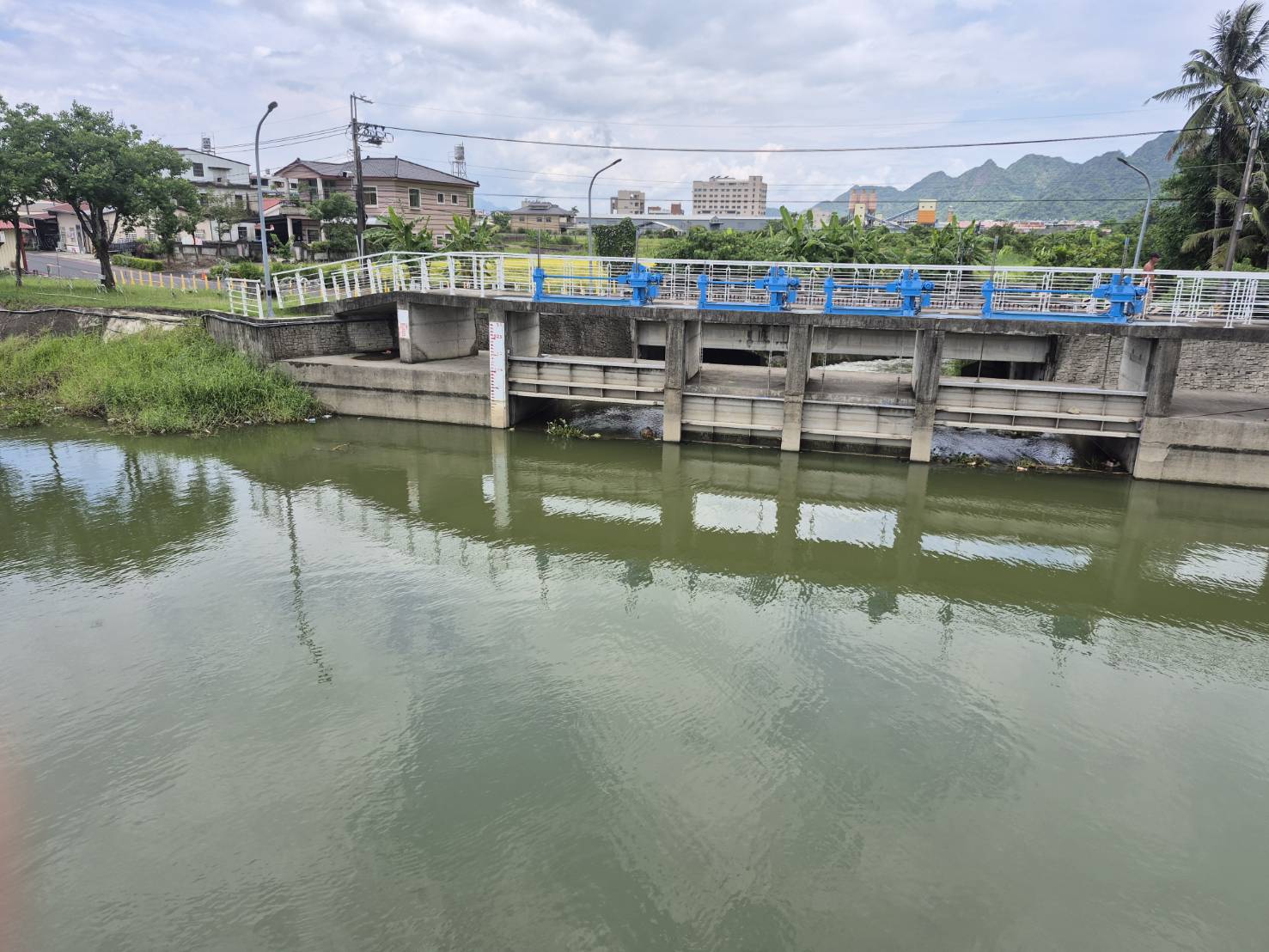 高雄市美濃湖等主要蓄水設施提前預降低水位應對豪雨