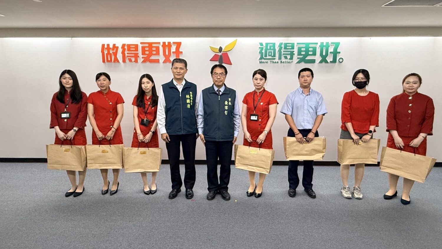 黃偉哲表揚警銀防詐英雄!5月成功攔阻8,744萬元詐騙金流 黃偉哲表揚警銀防詐英雄!5月成功攔阻8,744萬元詐騙金流