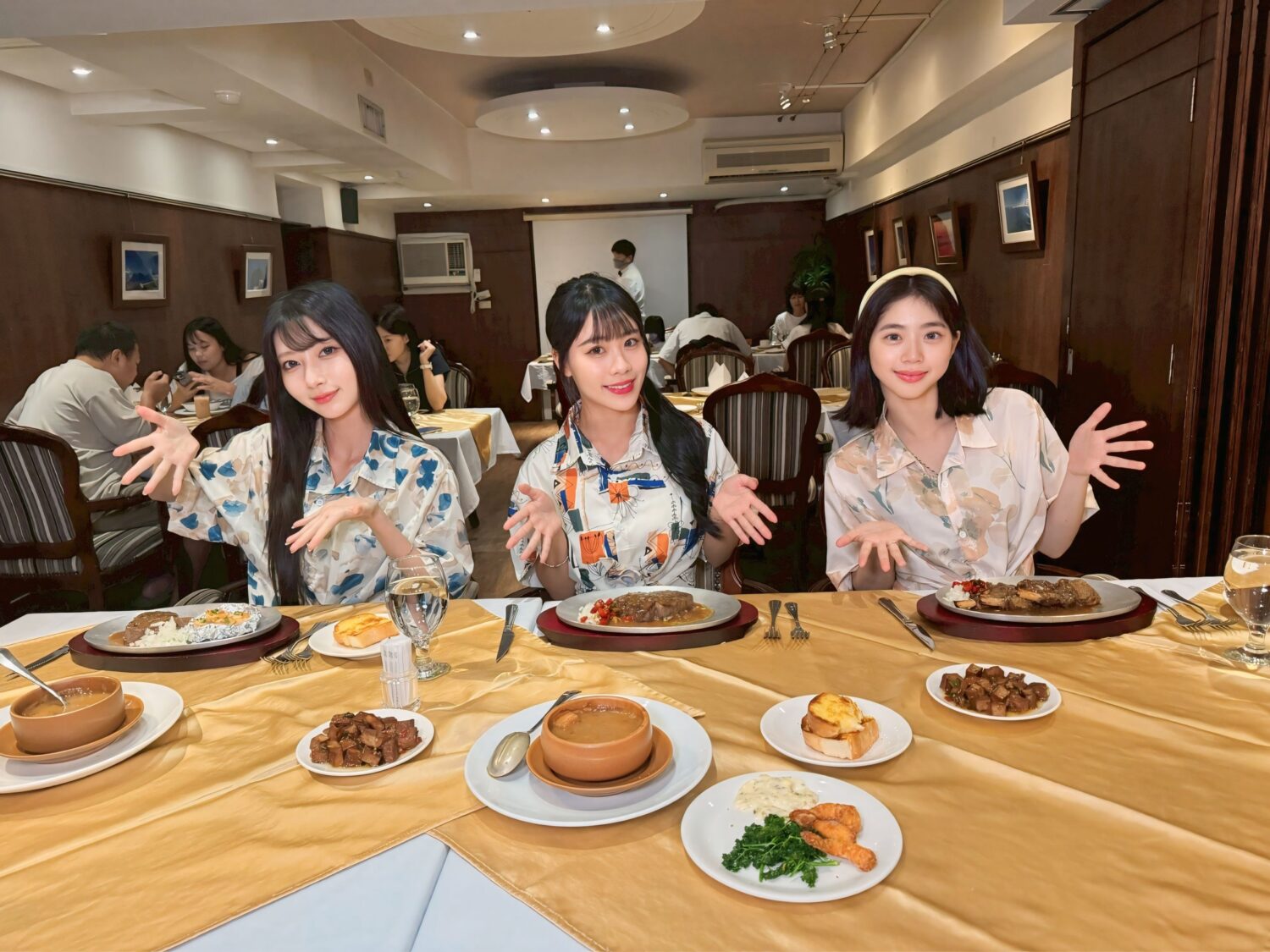 法籍女婿吉雷米、阿諾露瑤閨密檔、台鋼集團WingStars 《玩客瘋高雄MAMMAMIA》全新登場！