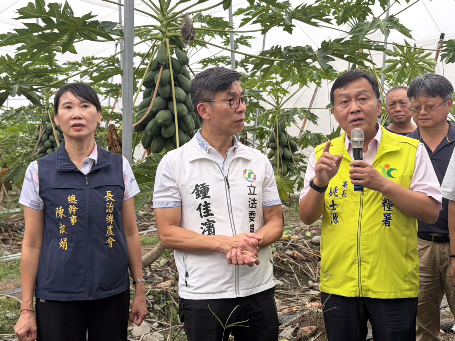 鍾佳濱緊急協調立法院經濟委員會南下屏東會勘農損，農糧署：已增列9項作物免現勘！