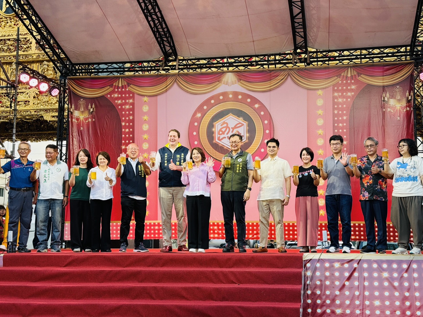 屏東黑鮪魚季「美食推廣宴」東隆宮前千人辦桌！頂級海味×紅寶石歌廳秀雙重享受