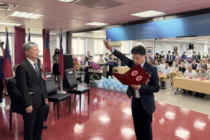 台電高雄區處處長交接 黃志榮交棒林昶旭 責任傳承