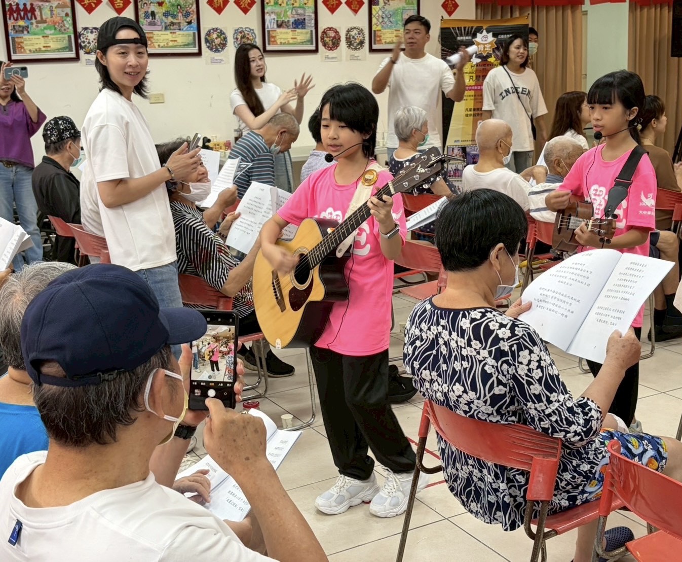「閃耀凡星-敢夢環臺」新竹榮家巡演 「青銀共融」譜寫溫馨樂章 「閃耀凡星-敢夢環臺」新竹榮家巡演 「青銀共融」譜寫溫馨樂章
