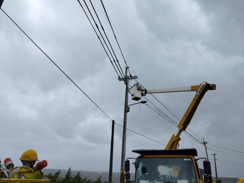 巴威颱風襲台南！415戶仍停電  台電台南區處全力搶修力拼今晚復電
