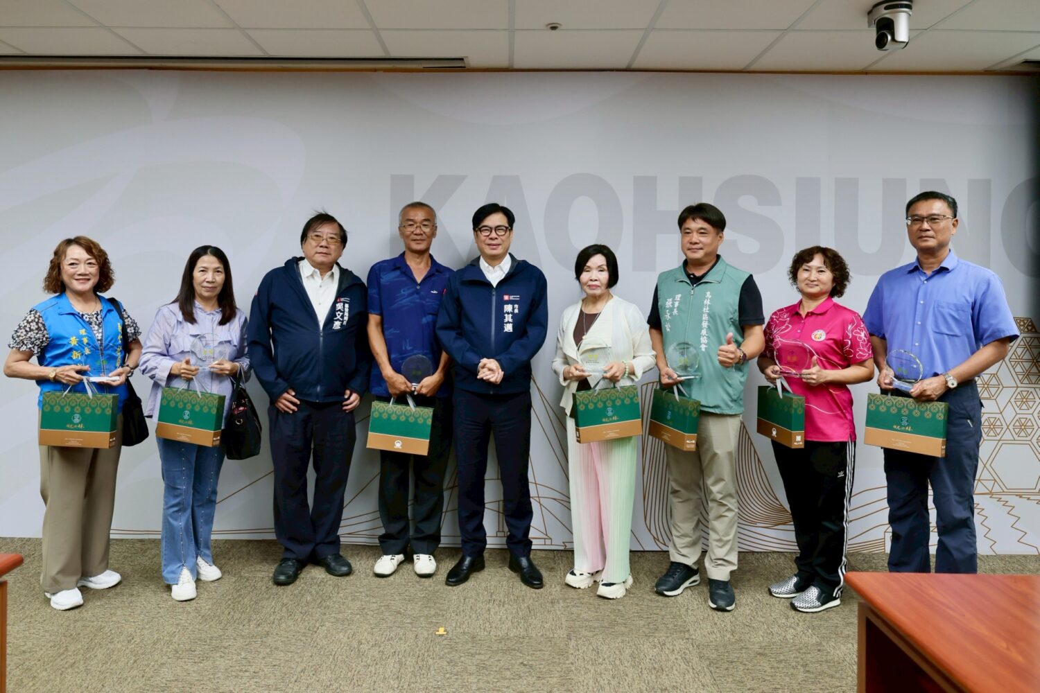 陳其邁頒獎表揚18處社造典範 共築高雄在地幸福感 陳其邁頒獎表揚18處社造典範 共築高雄在地幸福感