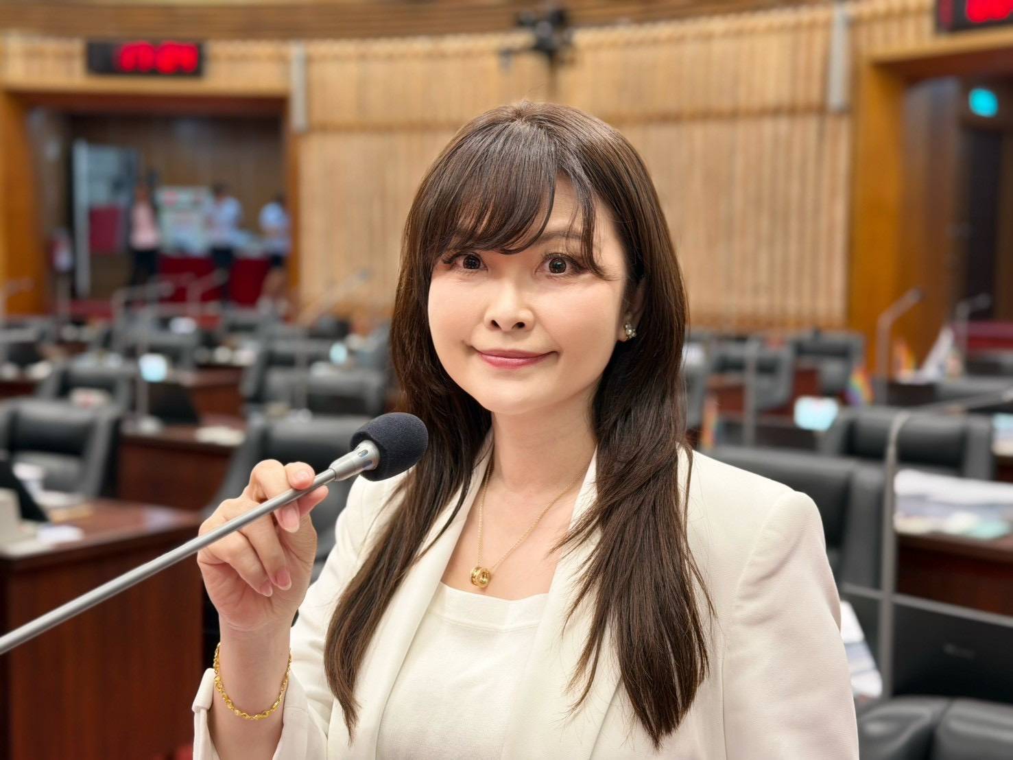 九如橋通車後爭議未歇 陳美雅要求市府說清楚工程品質與設計不同與防洪規劃 九如橋通車後爭議未歇 陳美雅要求市府說清楚工程品質與設計不同與防洪規劃