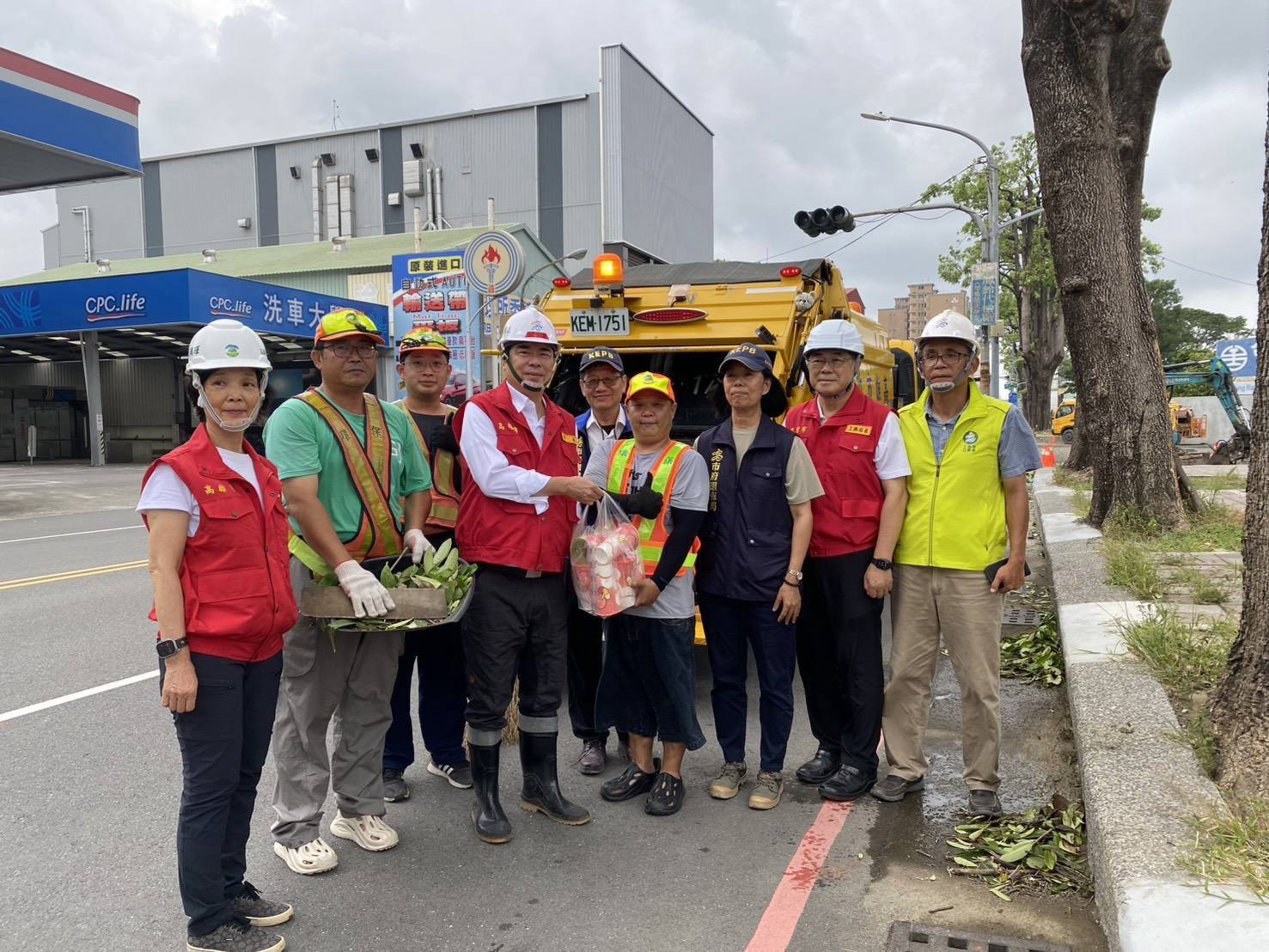 嚴防颱風後西南風強降雨風險 陳其邁巡視滯洪設施運作與道路清理復原作業