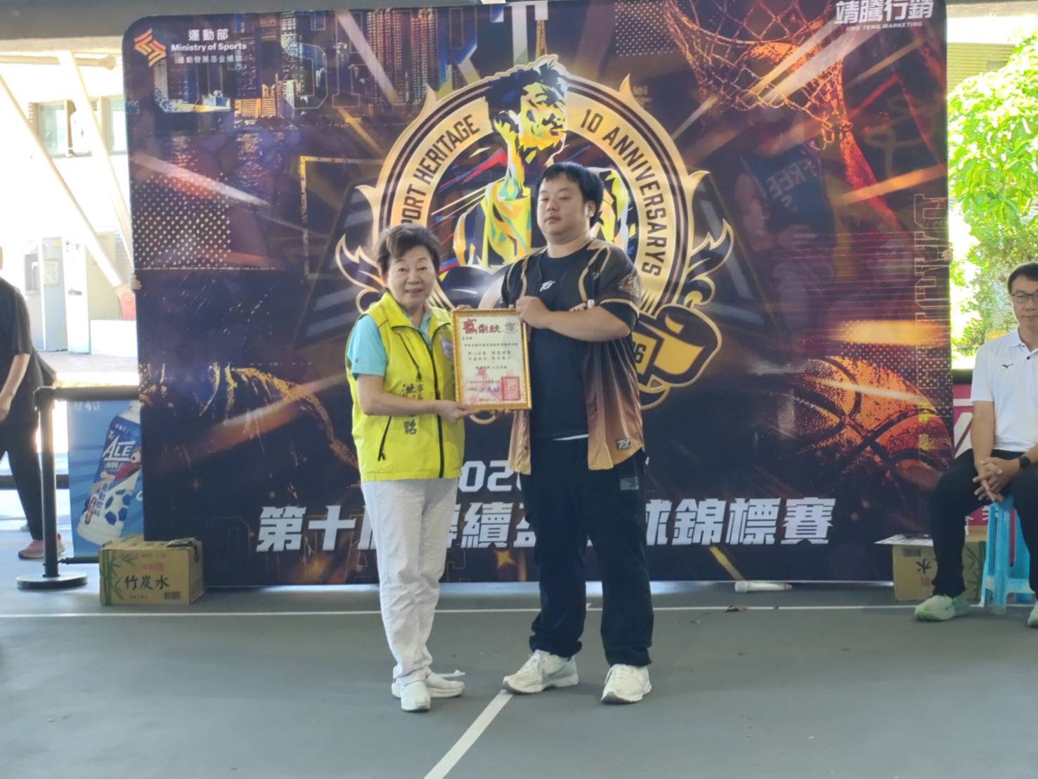 中華民國恩饋續運動休閒推廣協會2026年傳續盃全國籃球錦標賽 捐贈2萬元幫助弱勢 中華民國恩饋續運動休閒推廣協會2026年傳續盃全國籃球錦標賽 捐贈2萬元幫助弱勢