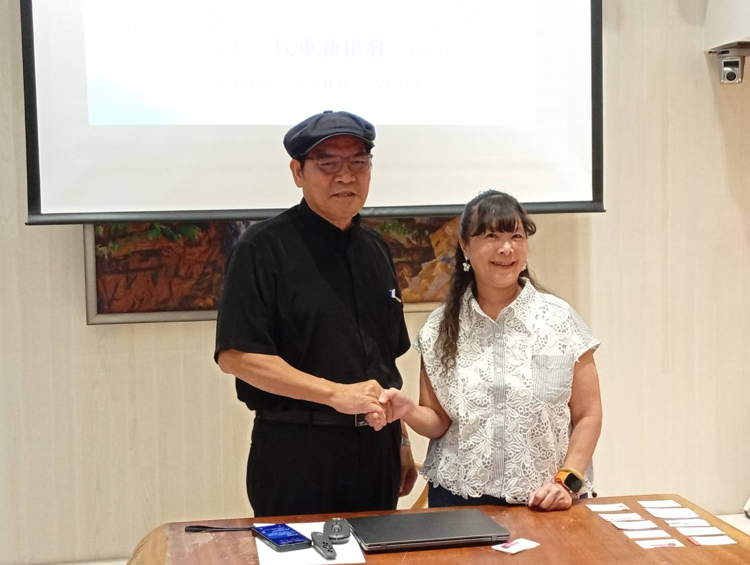 羅仁貴再任喜樂島聯盟黨主席 宣示「為下一代重新出發」 深化改革、凝聚跨世代力量 羅仁貴再任喜樂島聯盟黨主席 宣示「為下一代重新出發」 深化改革、凝聚跨世代力量