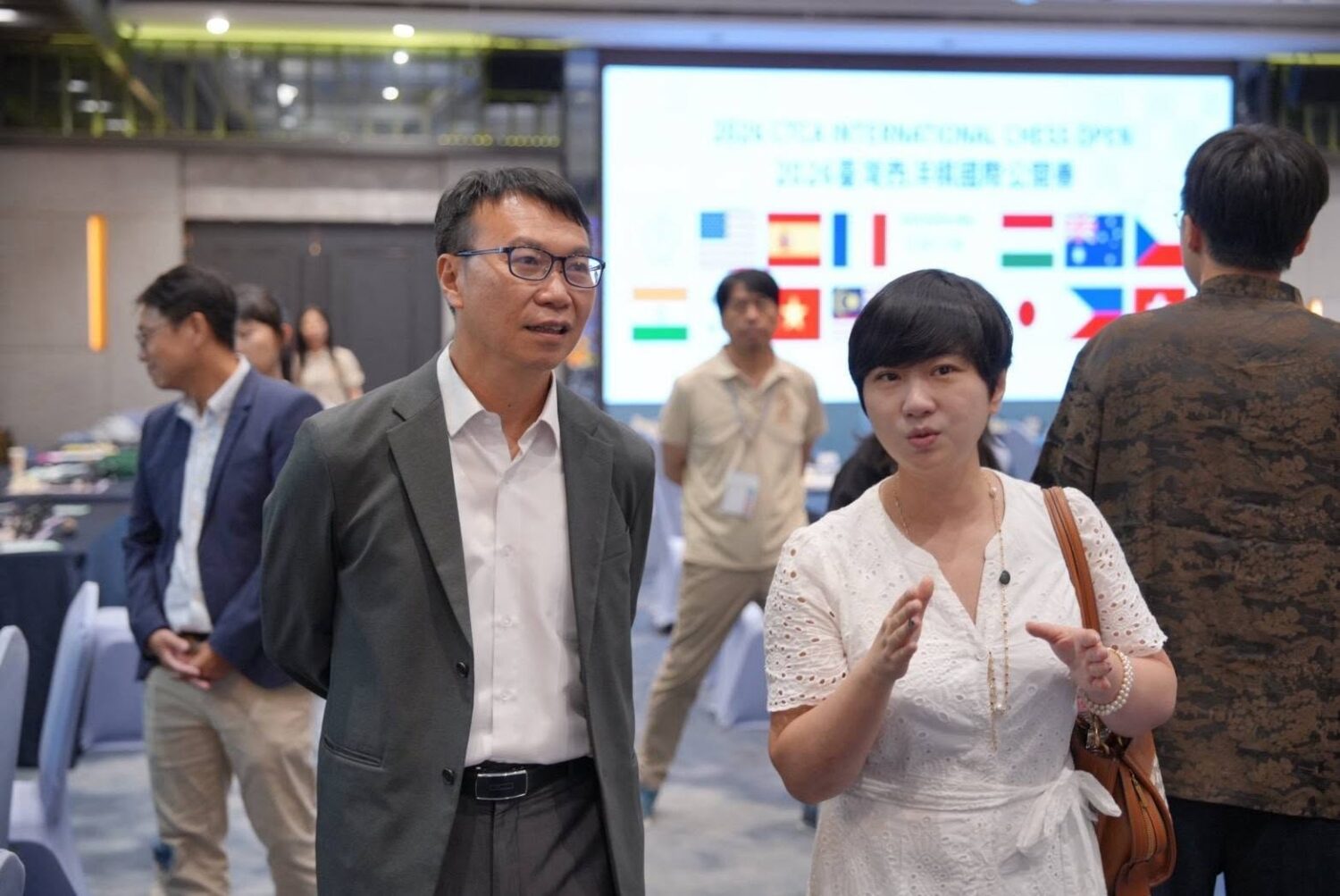 2026臺灣西洋棋國際公開賽睽違7年重返高雄  高雄市運動發展局局長侯尊堯慰勉選手