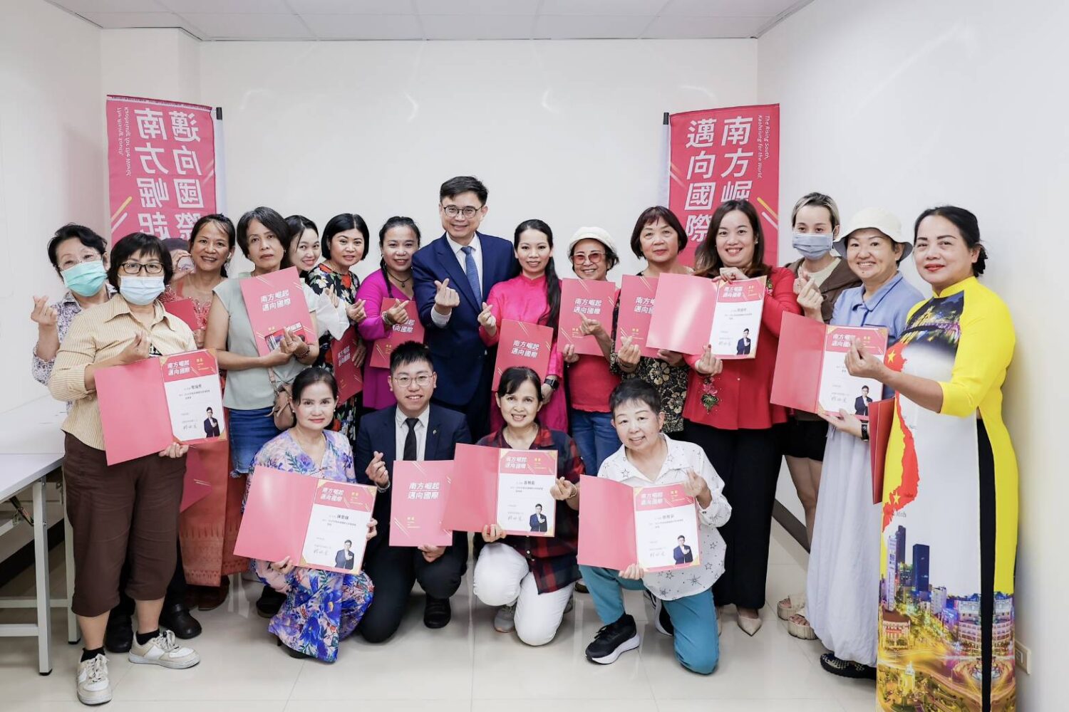 賴瑞隆提「新高雄一家人」五大政策 助新住民安心扎根! 賴瑞隆提「新高雄一家人」五大政策 助新住民安心扎根!
