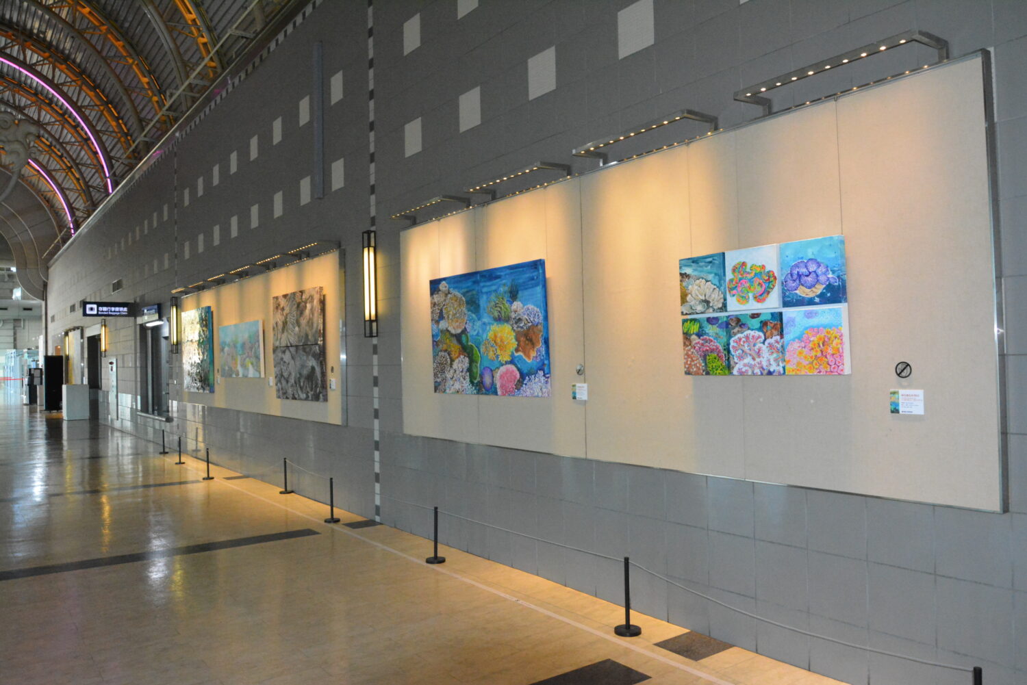 張新丕、曾琬婷描繪南方風景 高雄國際機場展出 22組作品邀旅客感受土地詩篇