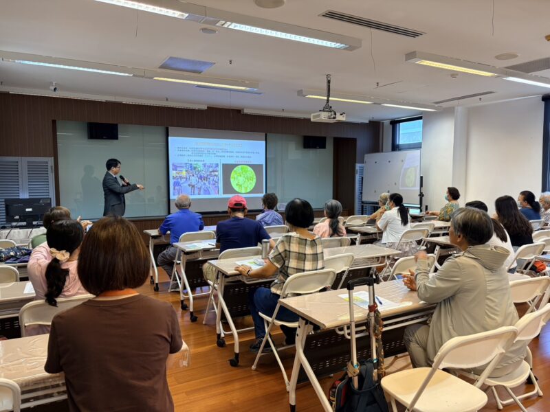鳳山醫院聯合高雄市立圖書館總館及大東藝術圖書館 《慢慢陪你走》失智友善閱讀行動，由醫師陪伴大家、歡迎踴躍報名