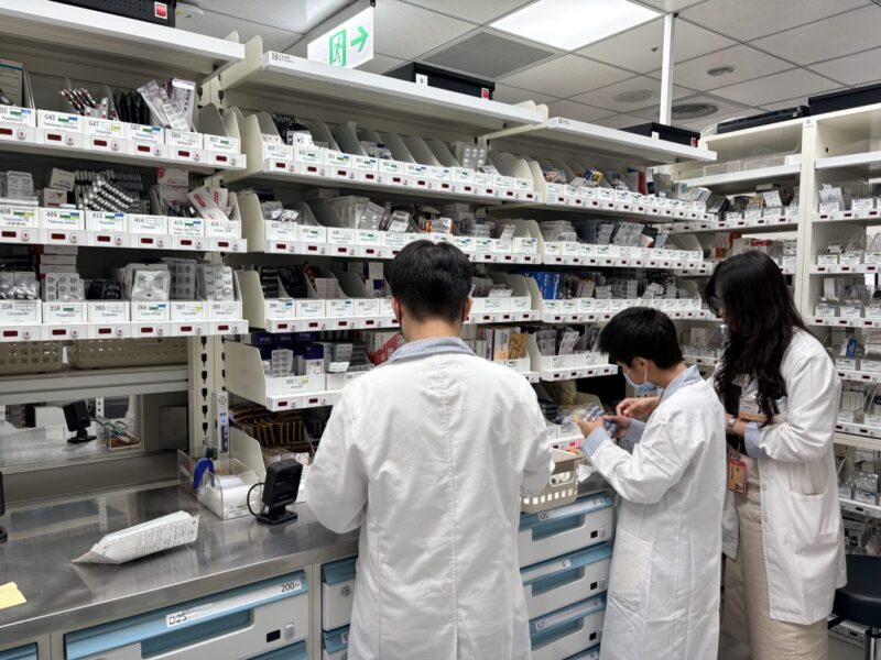 鳳山醫院舉辦中學生醫療探索體驗營，啟發健康素養與醫療夢想