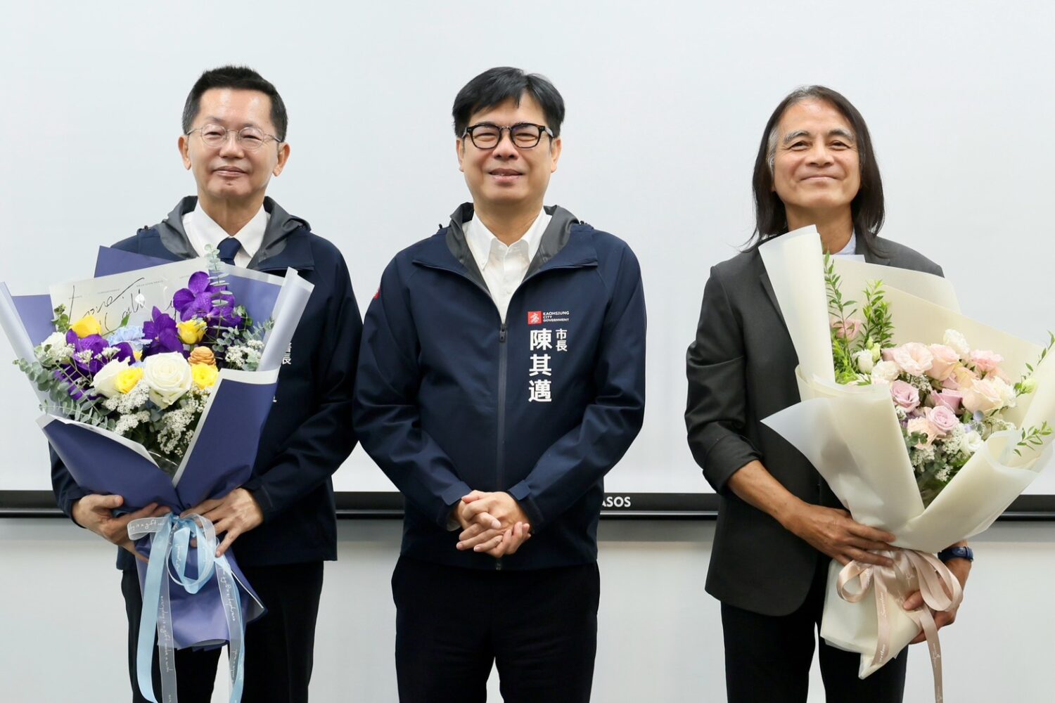 郭添貴祕書長與許永穆處長7月屆齡退休 陳其邁表揚感謝