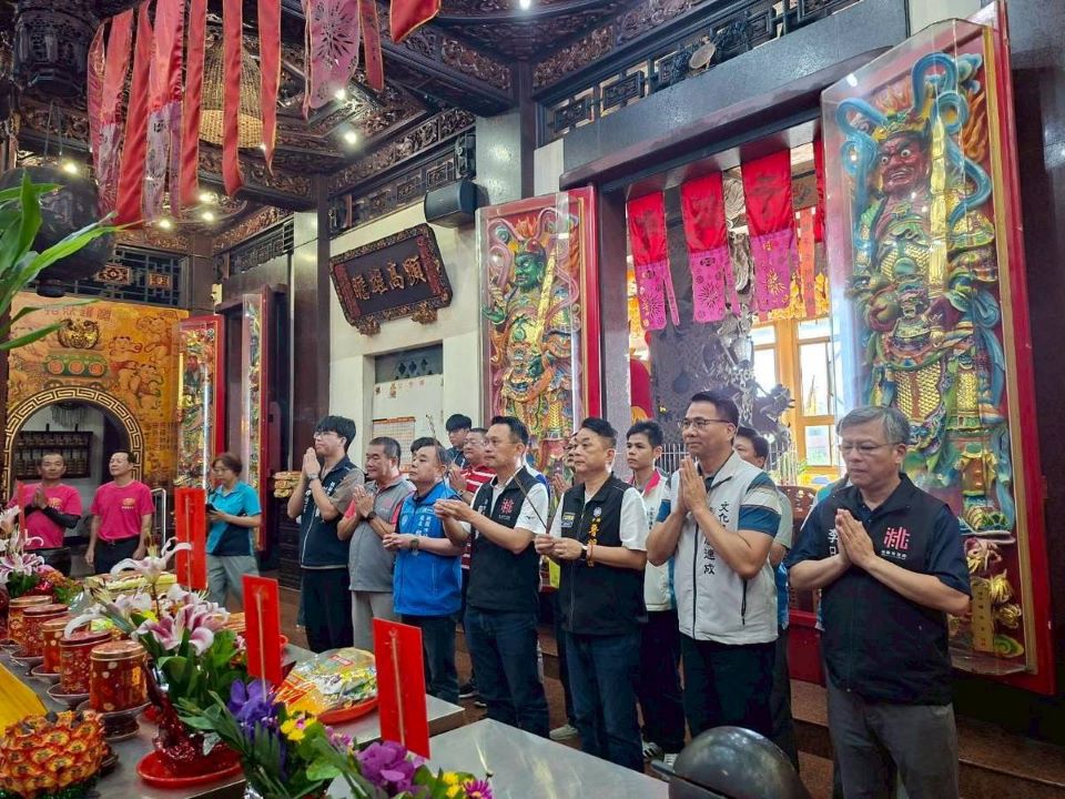 「起鼓飛揚創意花鼓邀請賽」 中壢天德宮前「尬鼓」凝聚地方信仰 「起鼓飛揚創意花鼓邀請賽」 中壢天德宮前「尬鼓」凝聚地方信仰
