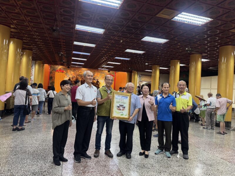 苓雅區公所關懷弱勢家庭 聯手高雄關帝廟及台電，共同辦理物資發放活動，傳遞社會溫暖