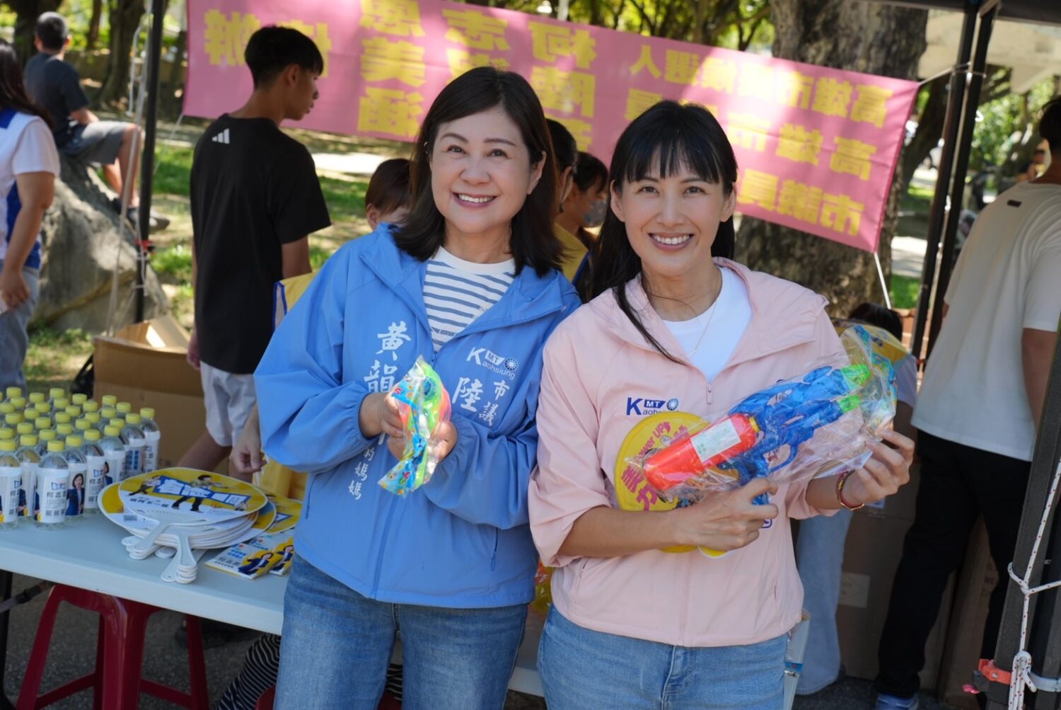 大崗山國際青年商會聯手高雄市議員參選人黃韻涵舉辦綠色生活親子園遊會 湧入親子同樂人潮 大崗山國際青年商會聯手高雄市議員參選人黃韻涵舉辦綠色生活親子園遊會 湧入親子同樂人潮
