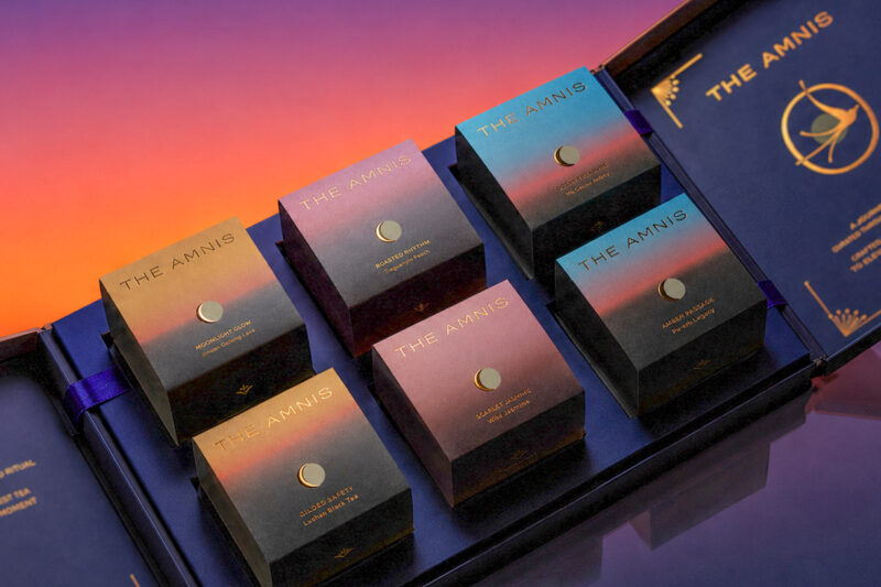 ▲THE_AMNIS然一酒店《鴻雁南飛》中秋禮盒每盒6入，三款口味各2入，透過海味、茶韻與果香酸甜，呈現中秋月餅的多層次風味。（圖/AMNIS然一酒店提供）