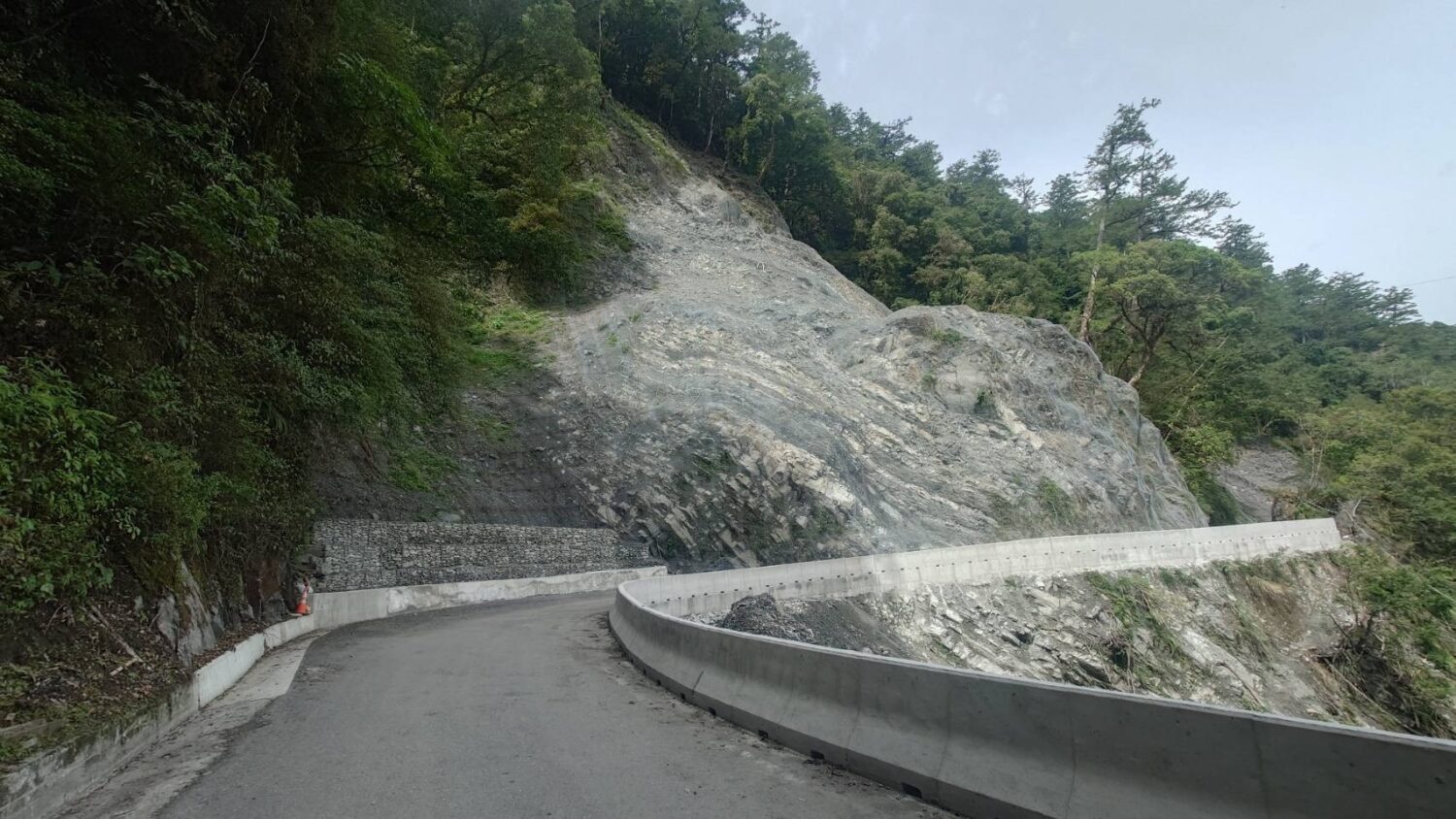 台20線161k+100（向陽路段）115年8月3日至115年10月19日進行工程施作實施雙向機動式交通管制