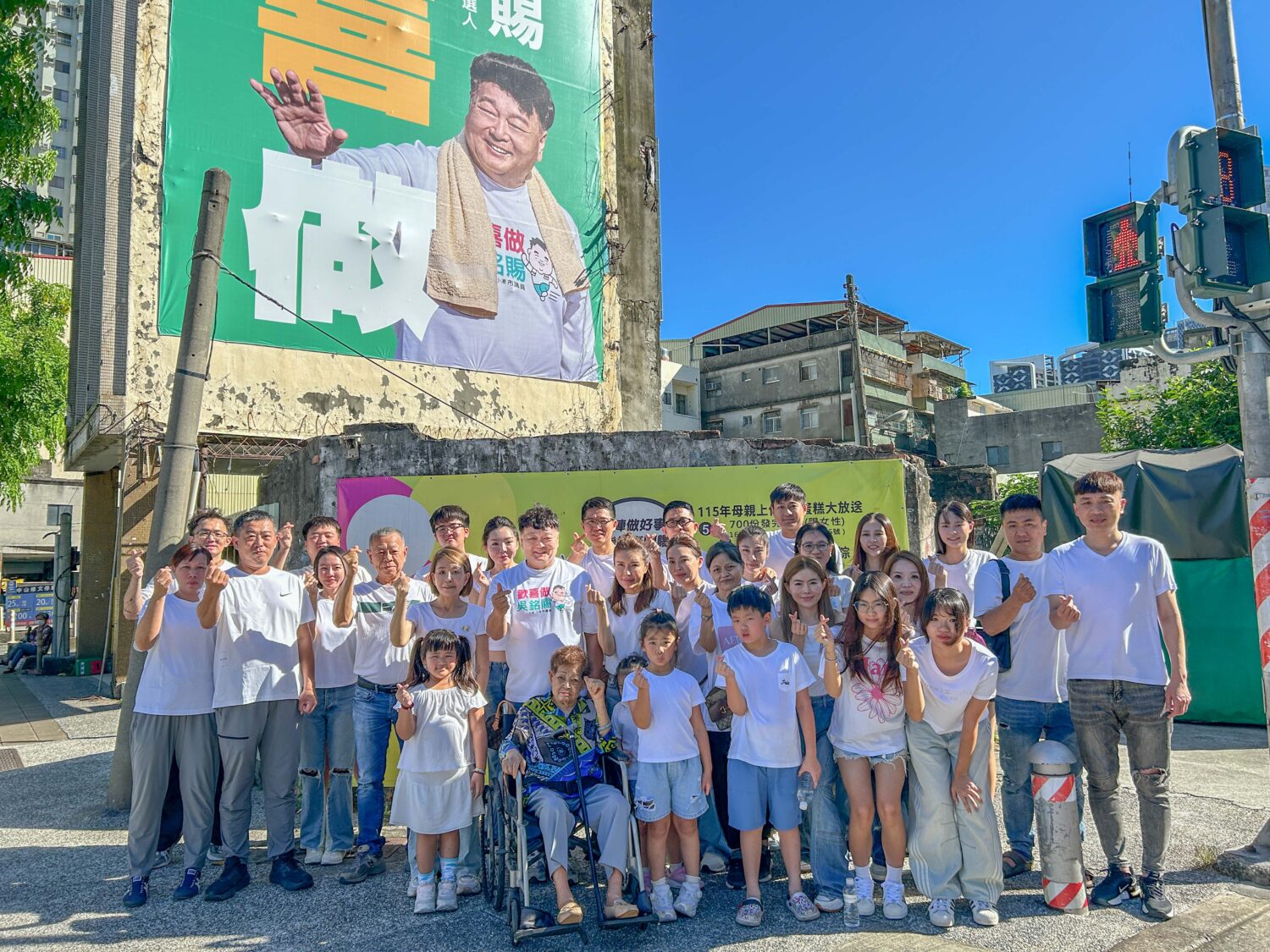 全家族大團結!吳銘賜:不會退,要為鄉親再拚下一個四年! 全家族大團結!吳銘賜:不會退,要為鄉親再拚下一個四年!