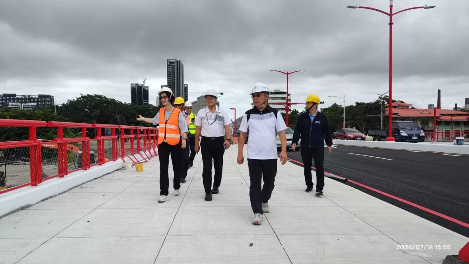 九如橋改建工程即將通車  高市府團隊視察全線路型與附屬設施