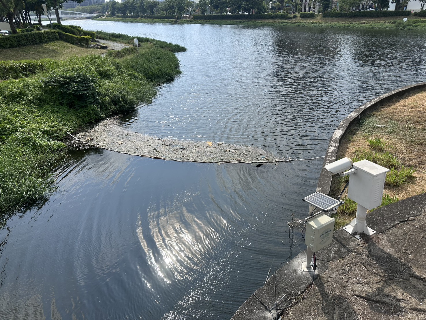 高市府環保局強化後勁溪水質監測啟動應變 發現5家餐飲業污染水溝依法裁處 高市府環保局強化後勁溪水質監測啟動應變 發現5家餐飲業污染水溝依法裁處