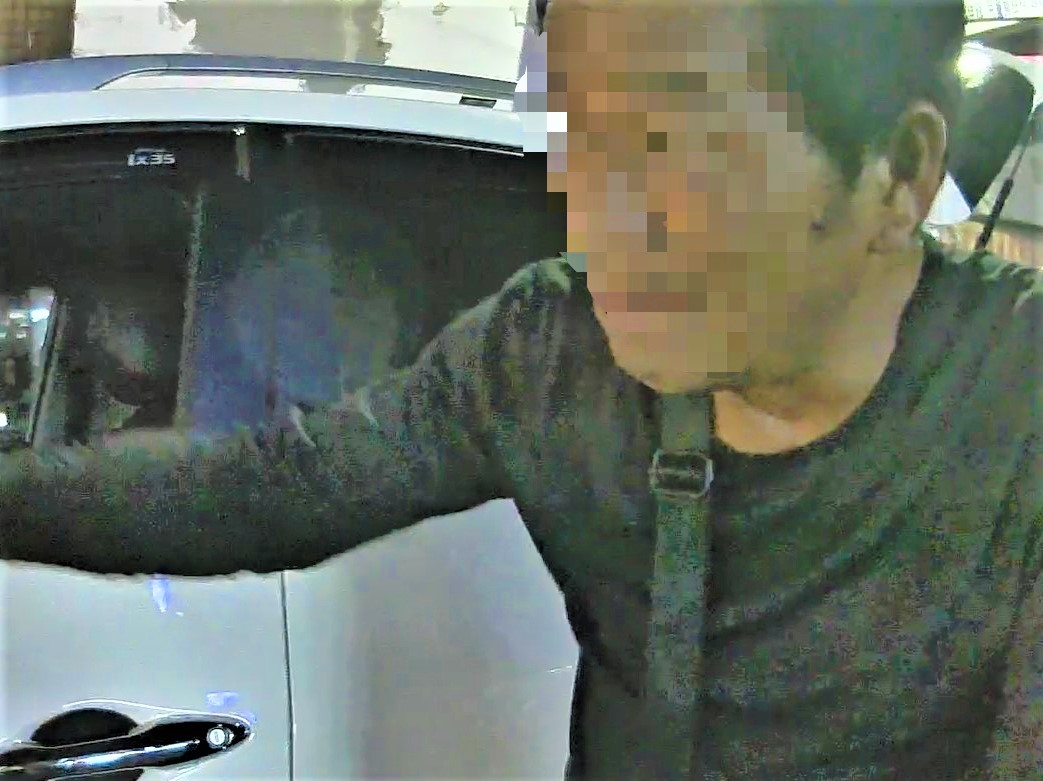 引擎過熱車拋錨　北門警合力推車化解危機