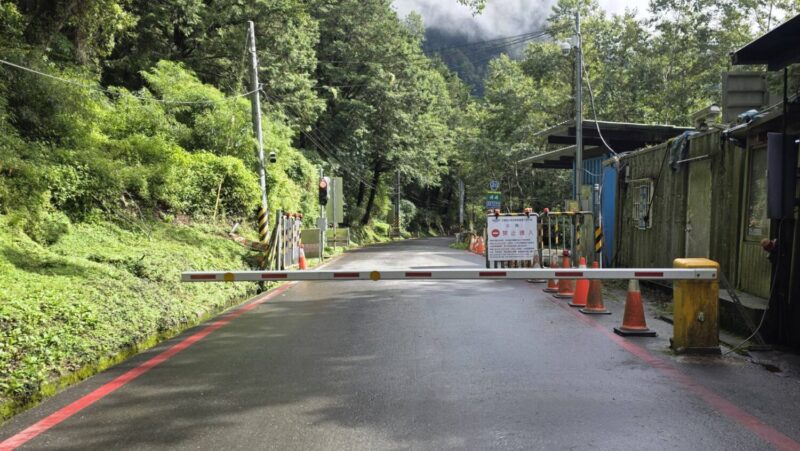 台20臨105線0K~44K(梅山口至向陽)路段，因應低壓帶及西南風影響，明(31)日仍不開放通行