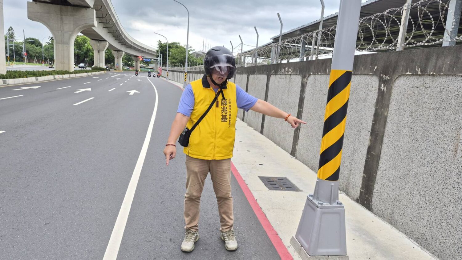 翠華路機車道藏危機 薛兆基細心實測 要求增設路燈防撞 翠華路機車道藏危機 薛兆基細心實測 要求增設路燈防撞