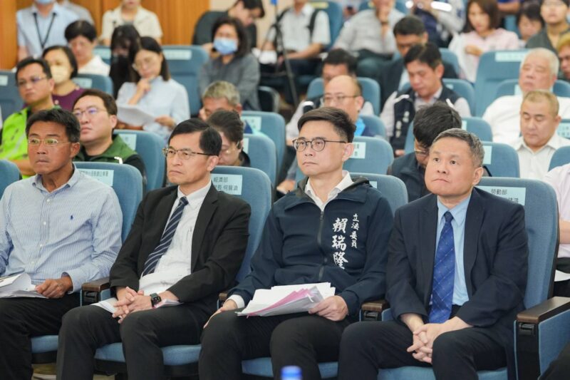 賴瑞隆為石化業發聲  提「四大策略」打造傳產是護國群山！