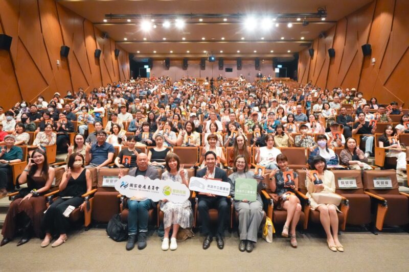 泰國知名政治領袖皮塔・林家倫拉高雄圖書館總館開講　 以親身經歷剖析民主困境