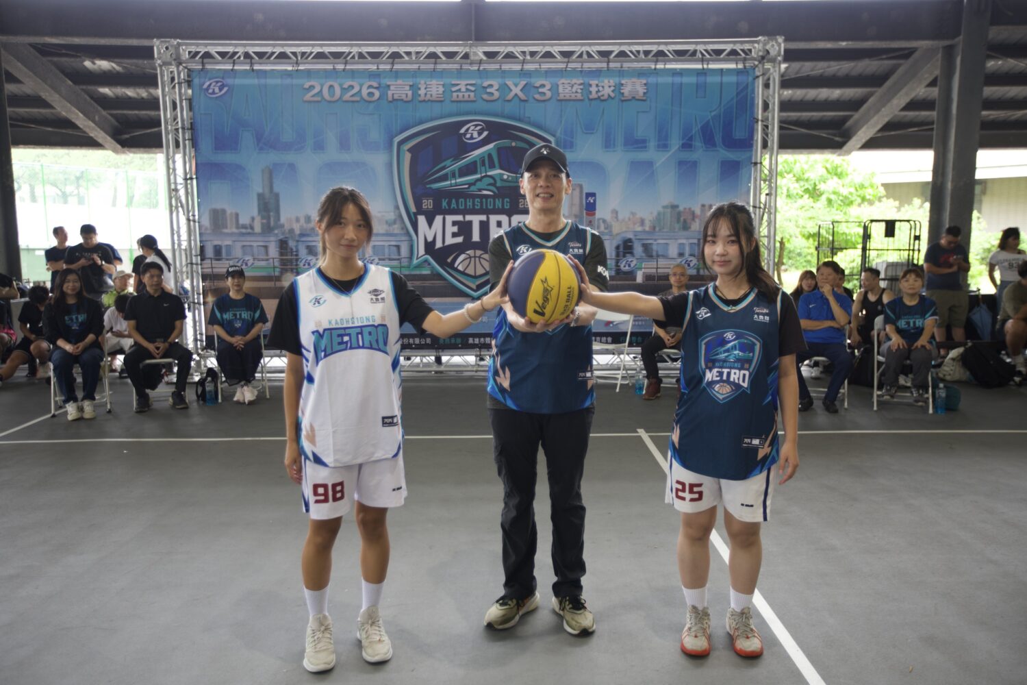 高捷盃3×3籃球賽十週年熱血開戰 逾1,500名選手齊聚高雄尬球技