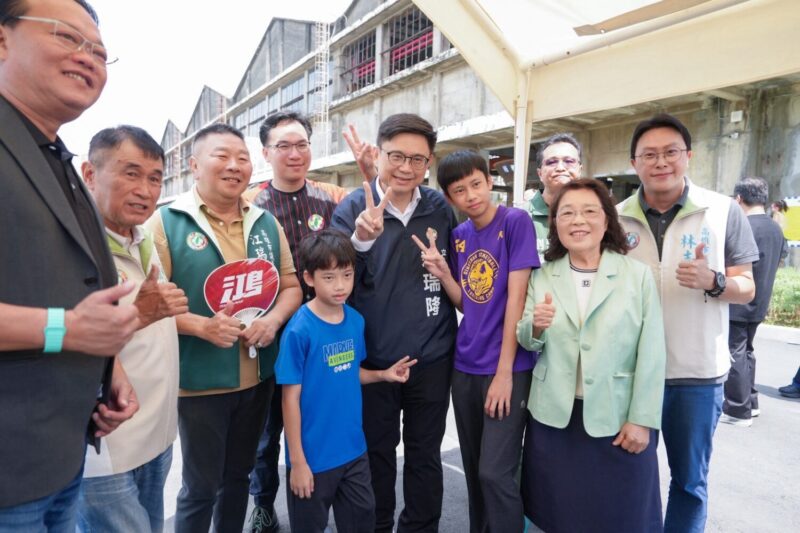 吳淑瑾訪高雄台鐵機廠　跨海相挺賴瑞隆