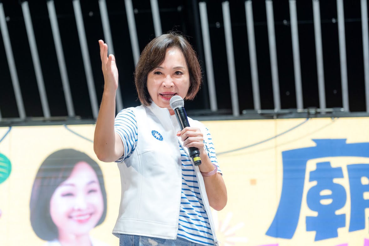 柯志恩重回夢想之地  鹽埕廟口感性開講：讓老城風華再現