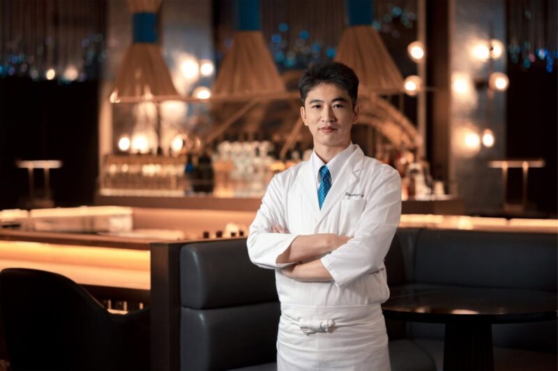 ▲WA-RA 日式餐廳工藤將和料理長，師承米其林二星主廚，恪守日式料理「究極時旬」的信念，演繹食材當令的純粹風味。（圖/高雄洲際酒店提供）