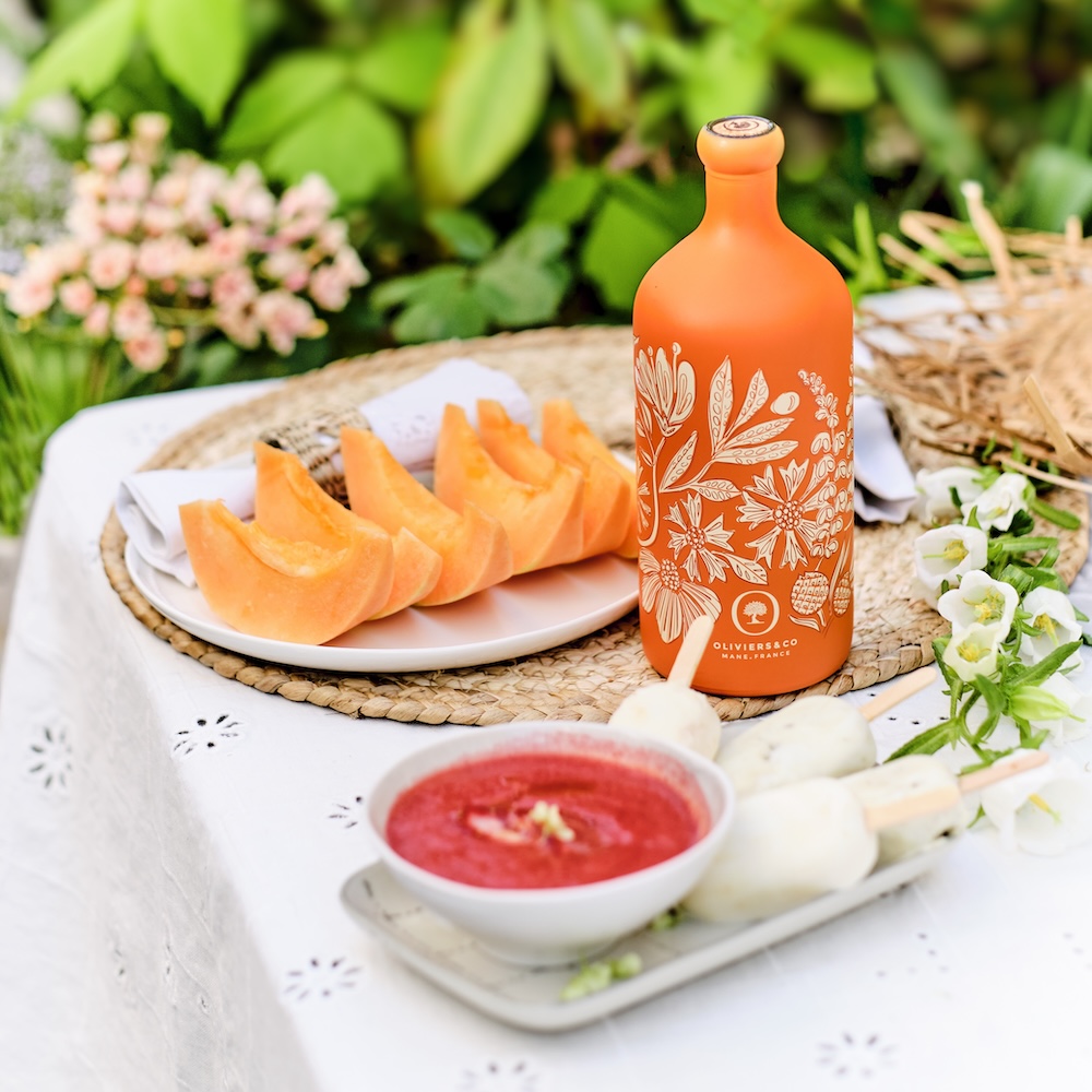 ▲夏日限量設計橄欖油$2590。（圖/OLIVIERS&CO.提供）