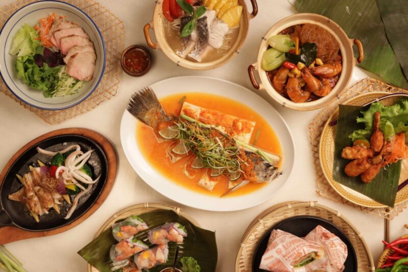 ▲HAWKER 好客南洋餐廳秋季推出《舌尖漫遊．越泰風情》，邀請賓客在南洋的暖香裡，展開秋日味覺旅程。（圖/高雄洲際酒店提供）