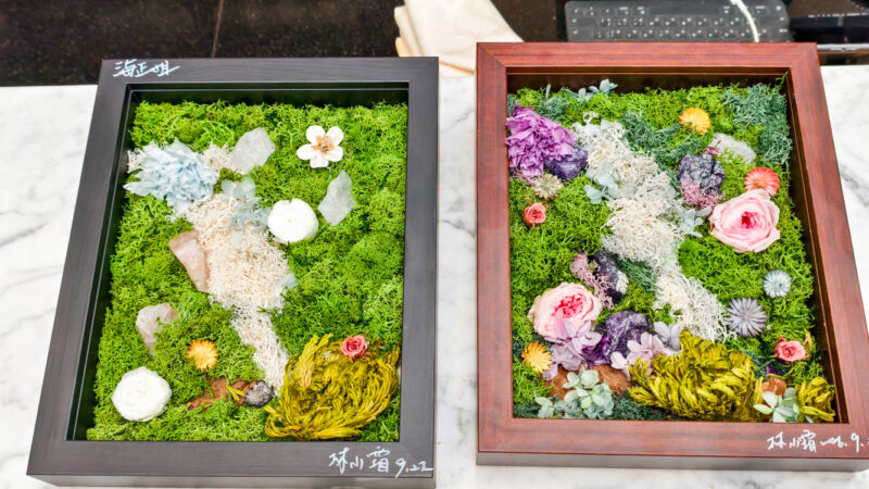 ▲永生花藝術家林小霜的公益創作作品 ⟪觸⟫。（圖/記者張忠義攝）