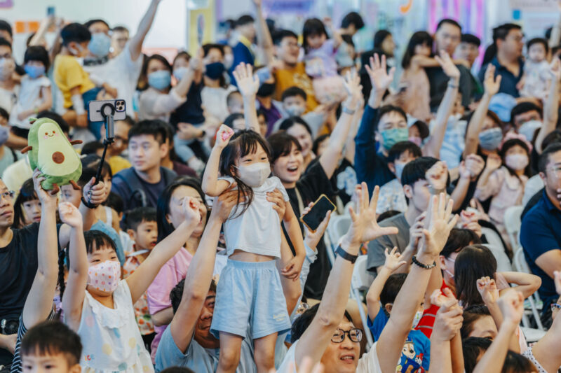 國際兒少嘉年華港都登場  中秋連假首日破10萬人次湧入！每日限量好禮全部兌換一空