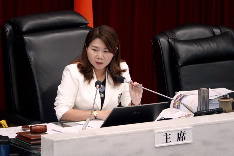 政獻只退龍海不退陳秋白？藍營議員轟賴瑞隆公然說謊