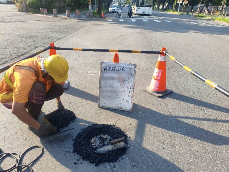 高雄管線單位趁天晴加速巡修 儘速完成道路復原