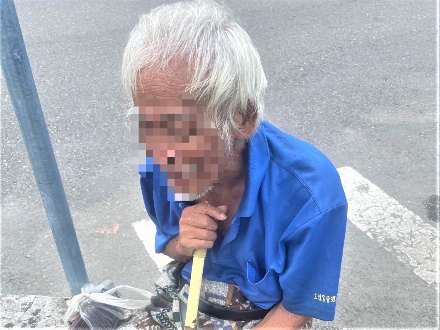 失智翁路倒人行道　後湖警依就醫紀錄助找回家人