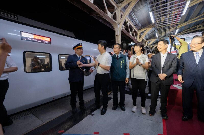 告別地上軌道！臺南車站《最後一夜》感人落幕