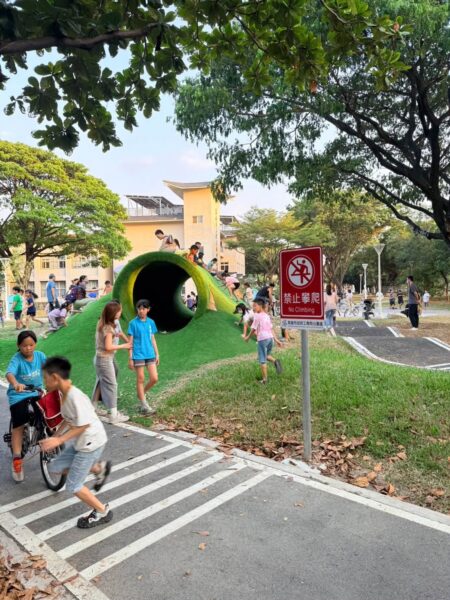 黃韻涵關心岡山公園設備改善