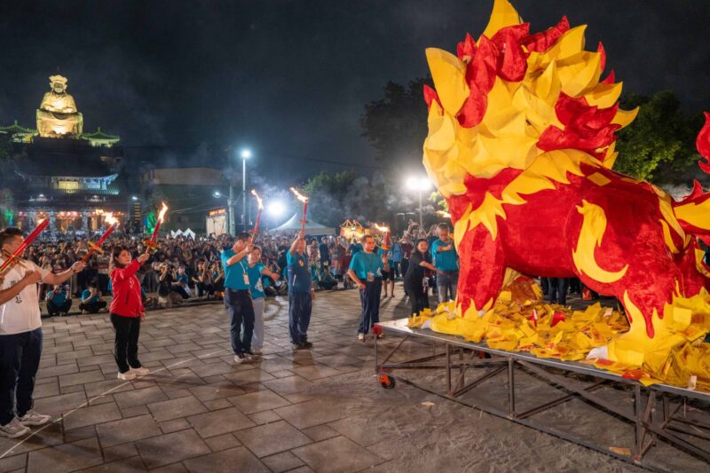 祈福臺灣四境平安、萬民安康 2026左營萬年季火獅燒化祈福 圓滿落幕